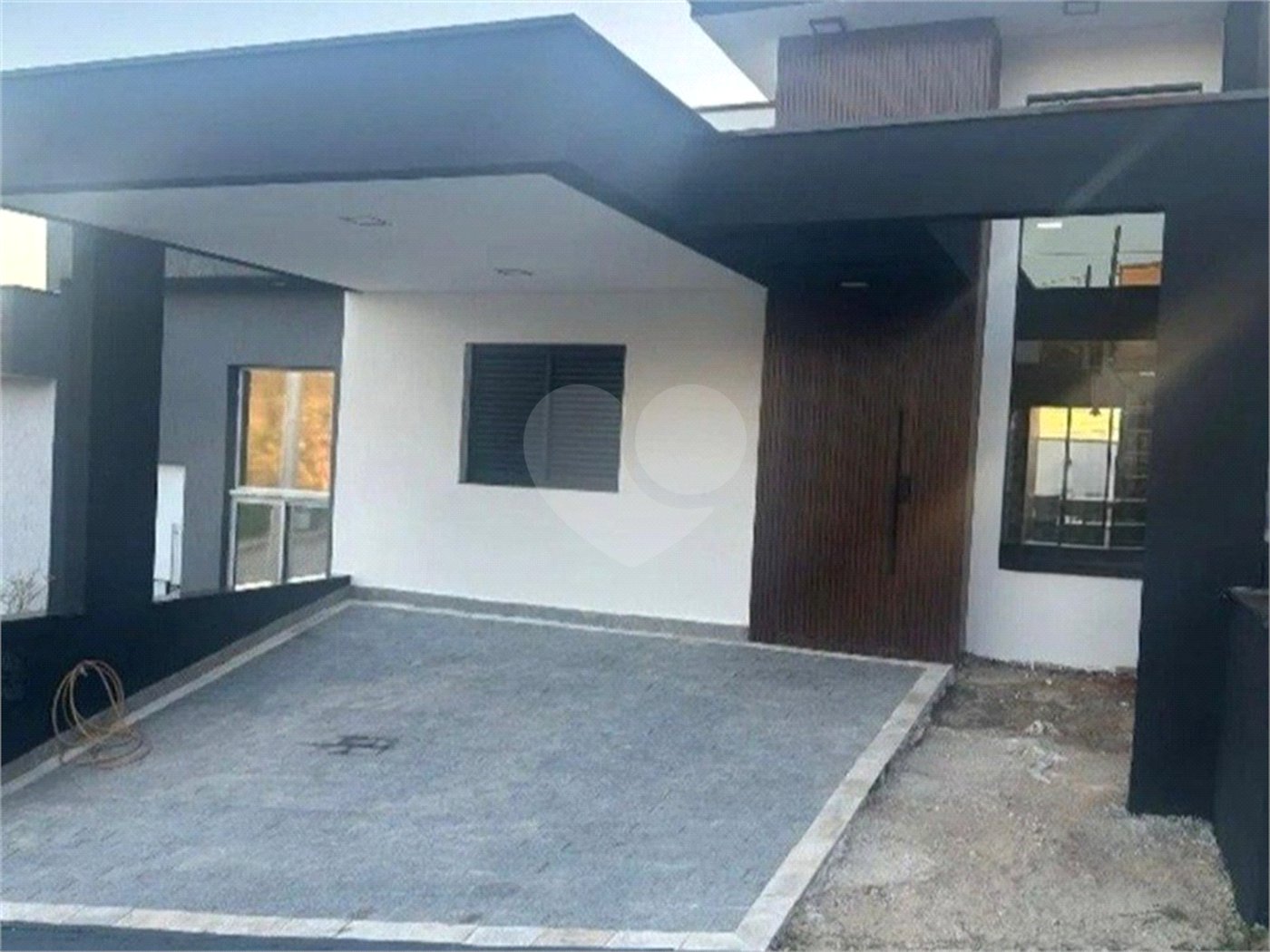 Casa à venda com 3 quartos, sendo 1 suíte, no condomínio Horto Florestal Villagio, Sorocaba - SP