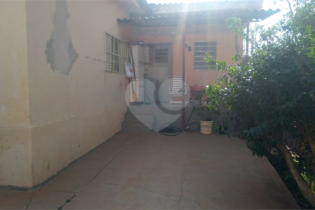 Bela casa No Santa Paula com um salão Comercial na frente.