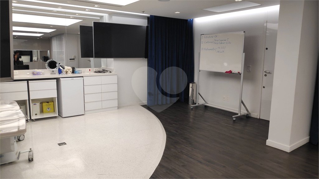Sala comercial para locação em Moema