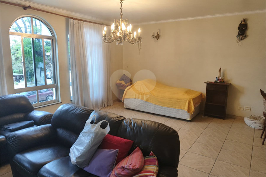 Casa à venda com 4 quartos, sendo 2 suítes, no condomínio Chácara das Rosas, São Paulo - SP
