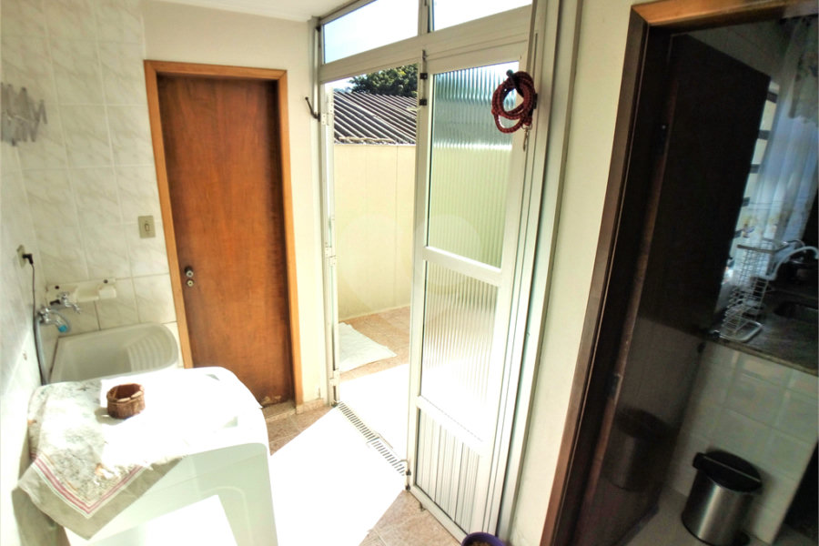 Sobrado à venda com 3 quartos, sendo 1 suíte, em Tremembé, São Paulo, SP