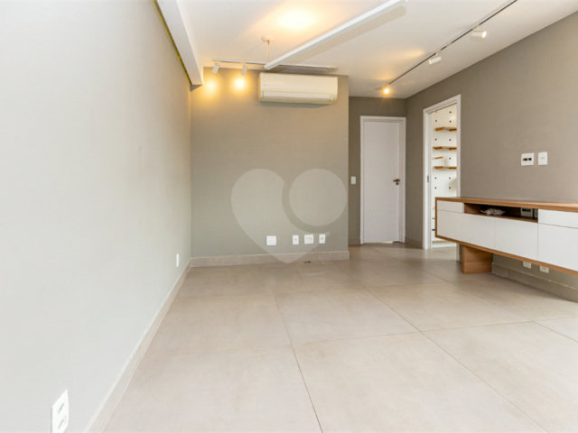 Apartamento à venda com 2 quartos, sendo 1 suíte,  em Chácara Flora, São Paulo, SP