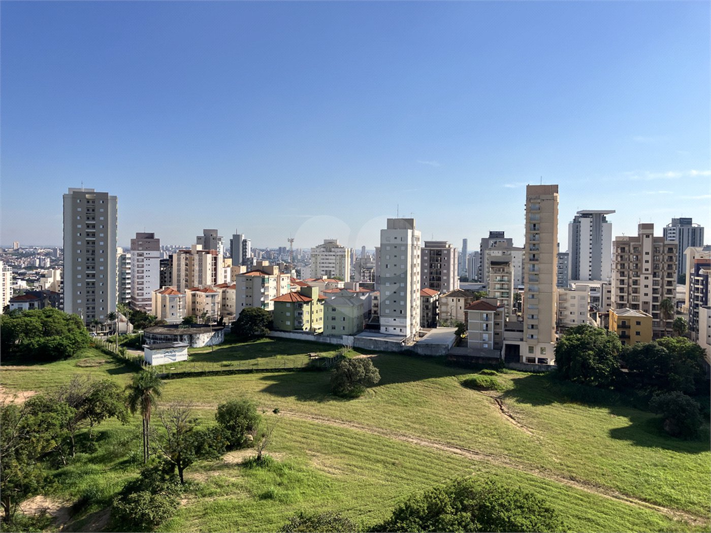 Apartamento à venda com 3 quartos, sendo 1 suíte,  em Parque Campolim, Sorocaba, SP