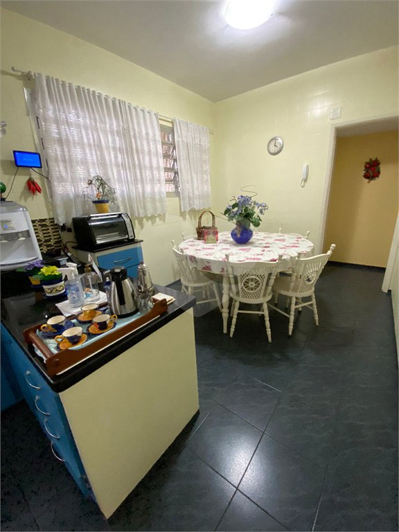 Casa à venda com 4 quartos, sendo 1 suíte,  em Vila Oliveira, Mogi das Cruzes, SP