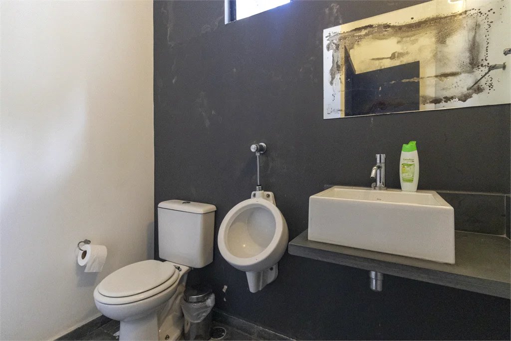 Sobrado à venda com 4 quartos, sendo 2 suítes, em Vila Morumbi, São Paulo, SP