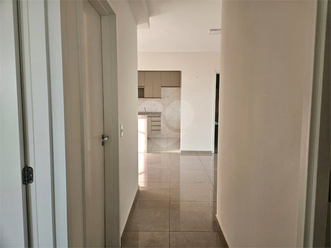 Apartamento à venda com 3 quartos, sendo 1 suíte, no Centro, Poá, SP