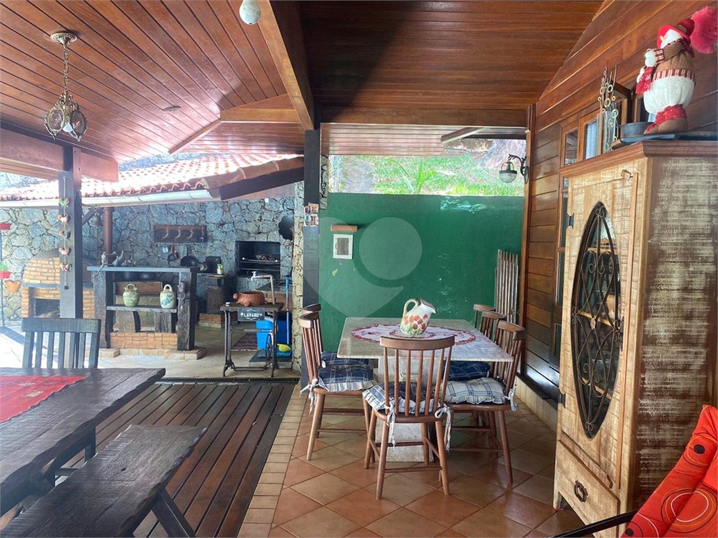 Casa à venda com 3 quartos, sendo 1 suíte, no condomínio Associação Reserva das Hortênsias, Mairiporã - SP