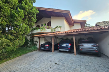 Sobrado à venda com 4 quartos, sendo 2 suítes, em Interlagos, São Paulo, SP