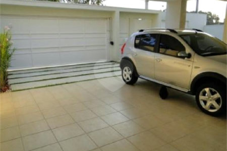 Sobrado à venda com 3 suítes em Vila Nova Socorro, Mogi das Cruzes, SP