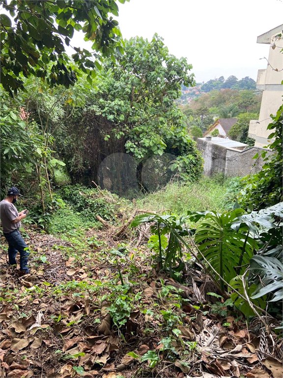 Terreno à venda no condomínio Jd Leonor, São Paulo - SP