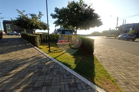 Casa à venda com 3 quartos, sendo 1 suíte, no condomínio Buona Vita, Atibaia - SP