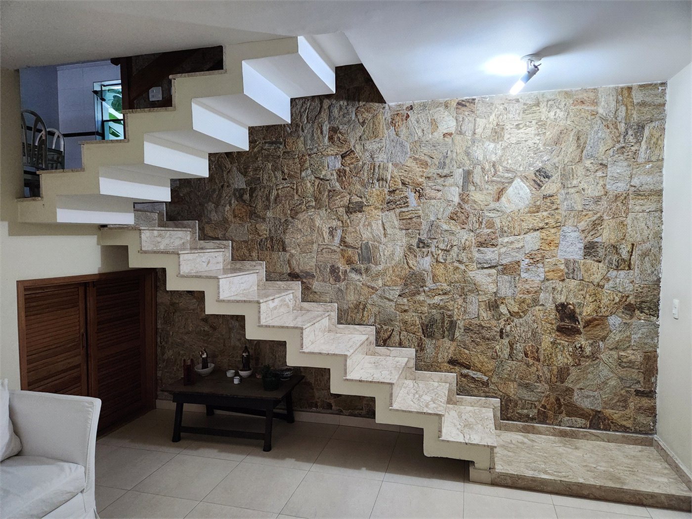 Casa à venda com 4 quartos, sendo 3 suítes,  em Vila Rosália, Guarulhos, SP