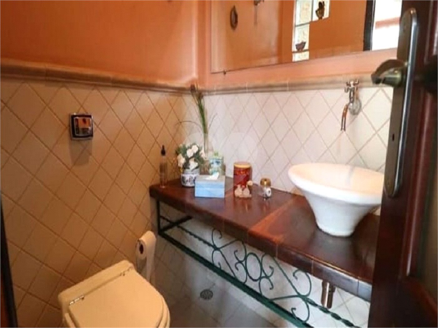 Sobrado à venda com 4 quartos, sendo 2 suítes, em Tremembé, São Paulo, SP