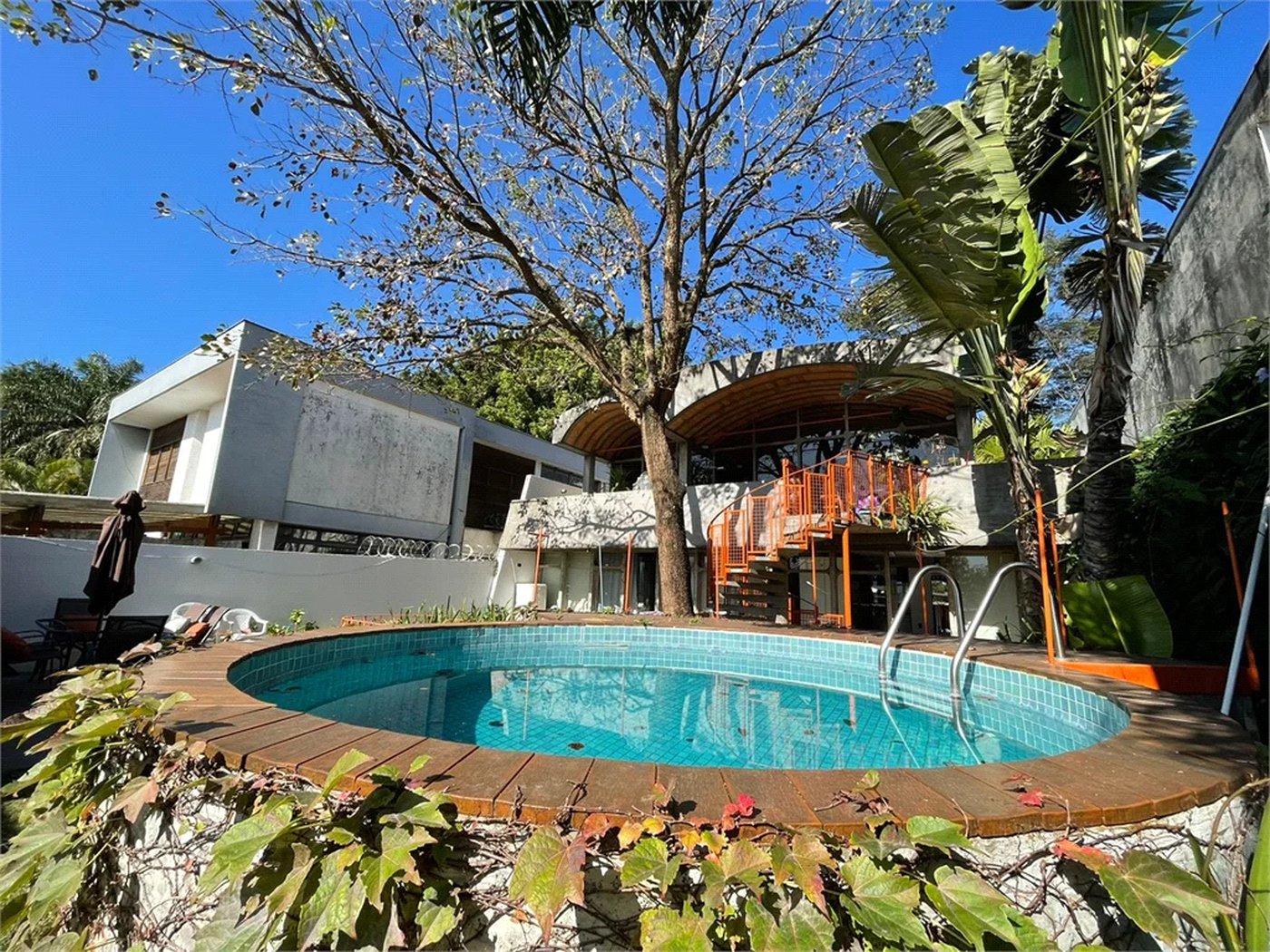 Sobrado à venda com 4 quartos, sendo 3 suítes, em Alto da Lapa, São Paulo, SP
