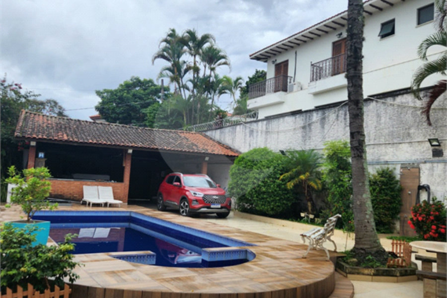 Sobrado à venda com 4 quartos, sendo 3 suítes, em Jardim Floresta, São Paulo, SP