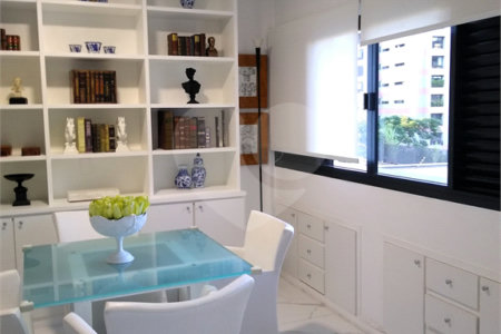 Apartamento à venda com 4 suítes em Vila Andrade, São Paulo, SP