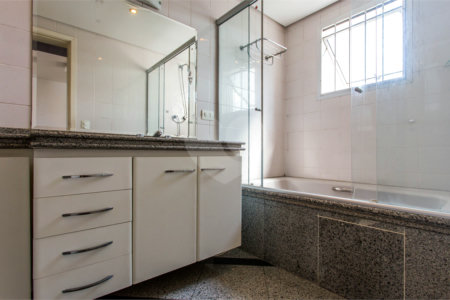 Apartamento à venda com 4 quartos, sendo 3 suítes, em Jardim Londrina, São Paulo, SP
