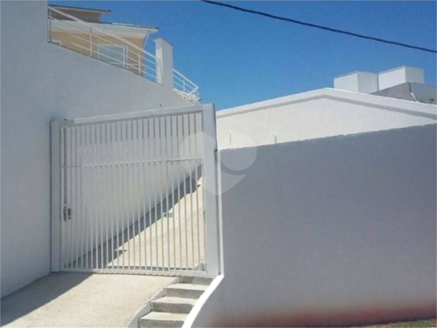 Casa à venda com 4 quartos, sendo 2 suítes,  no condomínio Jardim Imperador, Igaratá - SP