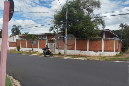 Casa à venda com 5 quartos, sendo 3 suítes, em Vila Sedenho, Araraquara, SP