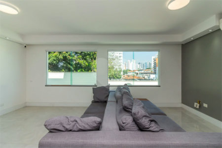 Casa à venda com 3 quartos, sendo 2 suítes,  no condomínio Sagres, São Paulo - SP