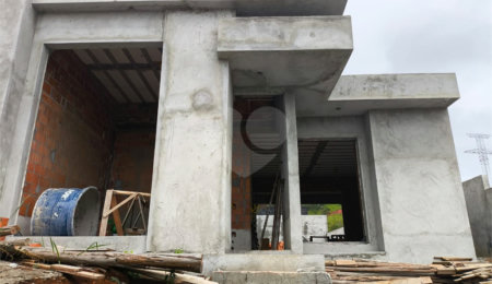 Casa à venda com 3 quartos, sendo 1 suíte,  no condomínio Loteamento Parque Residencial Serras de Atibaia Ii, Atibaia - SP
