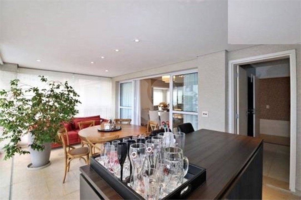 Apartamento à venda ou para alugar com 4 suítes em Santa Teresinha, São Paulo, SP