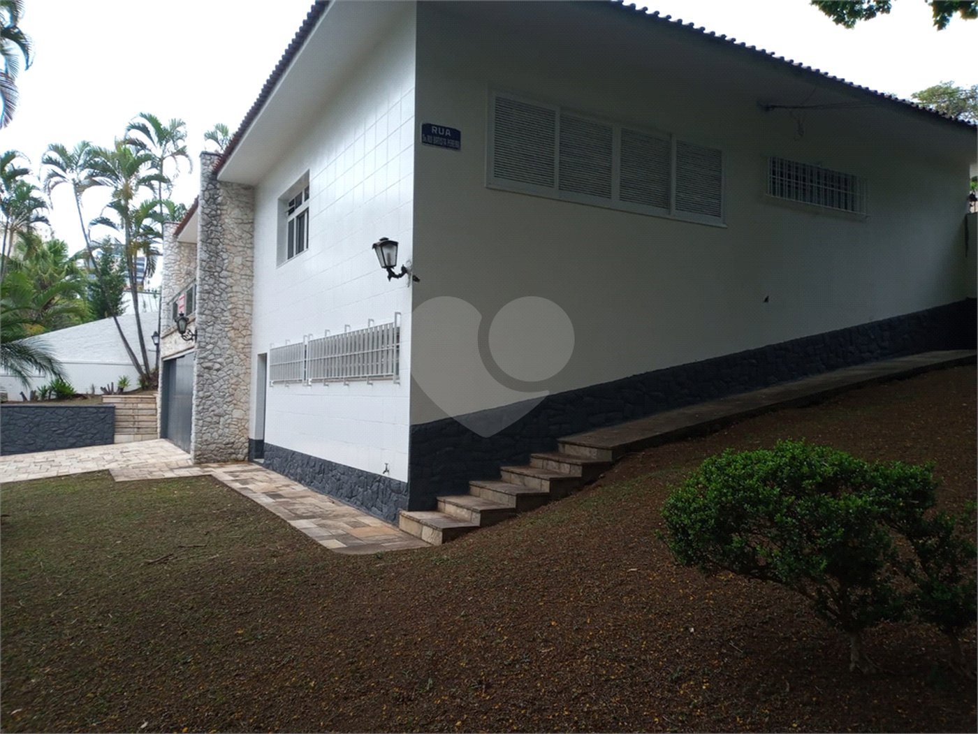 Casa Térrea à venda ou para alugar com 3 quartos, sendo 1 suíte, em Caxingui, São Paulo, SP