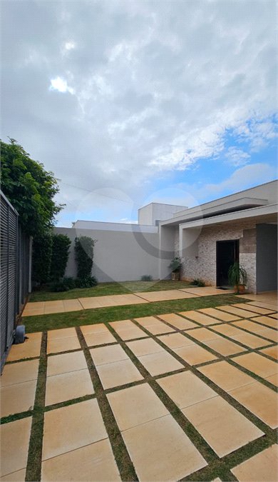Casa à venda com 2 suítes no Centro, Ponta Porã, MS