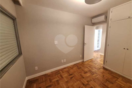 Apartamento à venda com 3 quartos, sendo 1 suíte, em Itaim Bibi, São Paulo, SP
