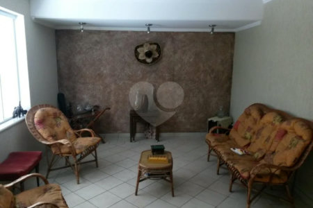 Casa à venda com 3 quartos, sendo 1 suíte,  em Santana, São Paulo, SP