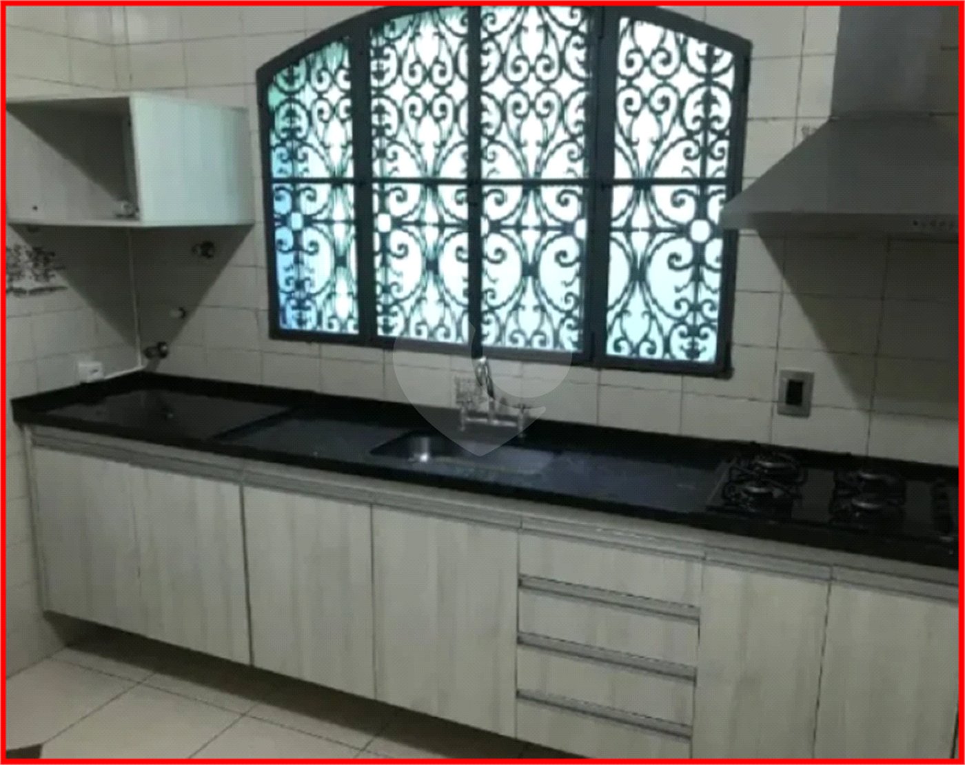 Sobrado à venda com 3 quartos, sendo 1 suíte, em Ferreira, São Paulo, SP