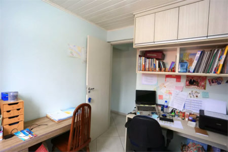 Sobrado à venda com 4 quartos, sendo 1 suíte,  em Vila Sônia, São Paulo, SP