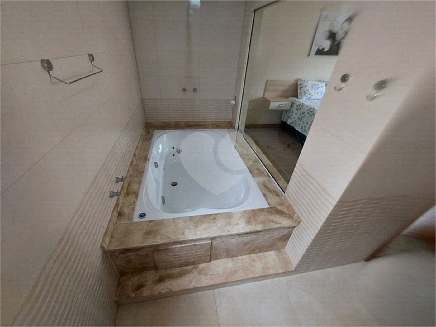 Sobrado à venda com 3 quartos, sendo 1 suíte, em Vila Laís, São Paulo, SP
