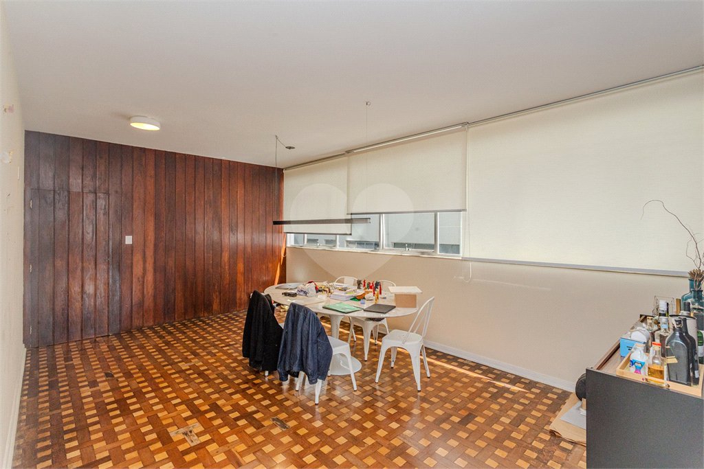 Apartamento à venda com 4 quartos, sendo 1 suíte, em Santa Cecília, São Paulo, SP