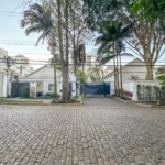 Casa à venda com 4 quartos, sendo 3 suítes, no condomínio Village Place, São Paulo - SP