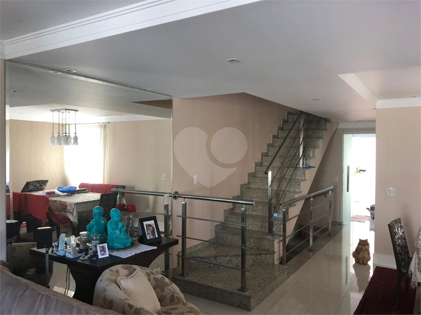 Casa à venda com 4 quartos, sendo 2 suítes, no condomínio Florada da Serra, São Paulo - SP