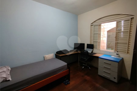 Casa à venda com 3 quartos, sendo 1 suíte, em Jardim Leocádia, Sorocaba, SP