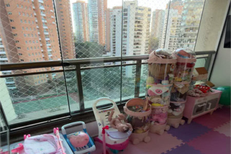 Apartamento à venda ou para alugar com 4 suítes em Jardim Fonte do Morumbi, São Paulo, SP