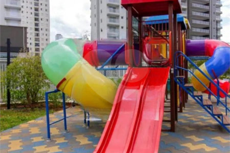 Apartamento à venda com 4 quartos, sendo 2 suítes,  em Vila Anastácio, São Paulo, SP