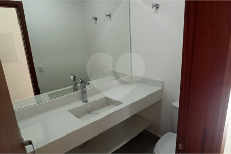 Casa à venda com 4 quartos, sendo 3 suítes, no condomínio Estância Marambaia, Vinhedo - SP