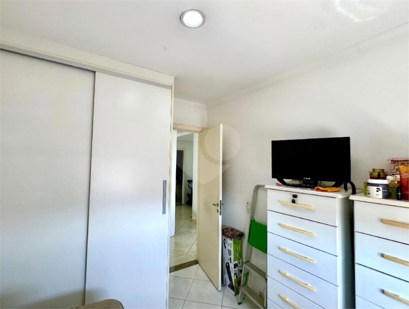 Apartamento à venda com 3 quartos, sendo 1 suíte, em Vila Galvão, Guarulhos, SP