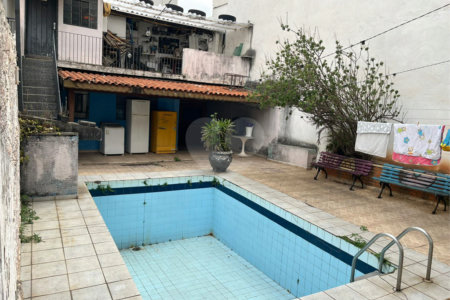 Sobrado à venda com 4 quartos, sendo 1 suíte, em Parada Inglesa, São Paulo, SP