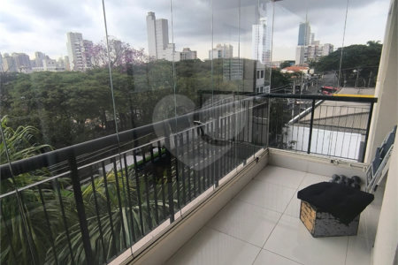 Apartamento à venda com 3 quartos, sendo 1 suíte,  em Cambuci, São Paulo, SP