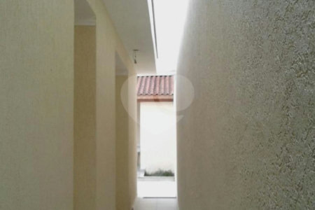 Casa à venda com 3 quartos, sendo 1 suíte,  em Vila Nivi, São Paulo, SP