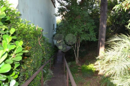 Casa à venda com 3 quartos, sendo 1 suíte, no condomínio Travessa Cacique Apoena,493, São Paulo - SP
