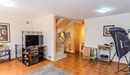 Sobrado à venda com 3 quartos, sendo 1 suíte,  em Vila Carolina, São Paulo, SP