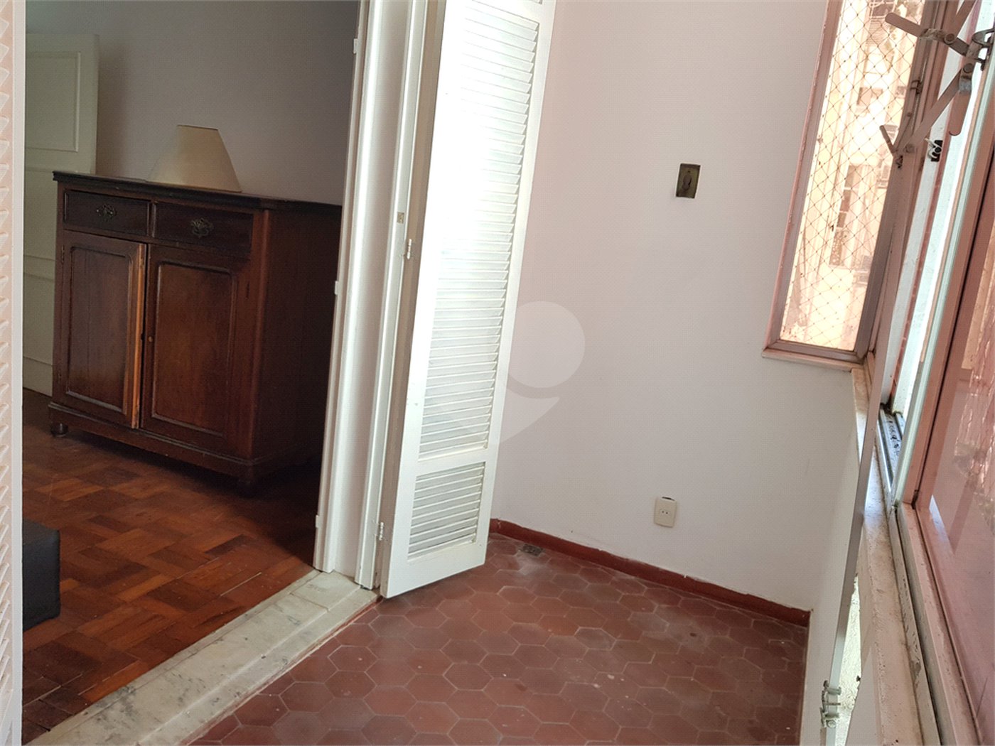 Apartamento à venda com 3 quartos, sendo 1 suíte,  em Copacabana, Rio de Janeiro, RJ