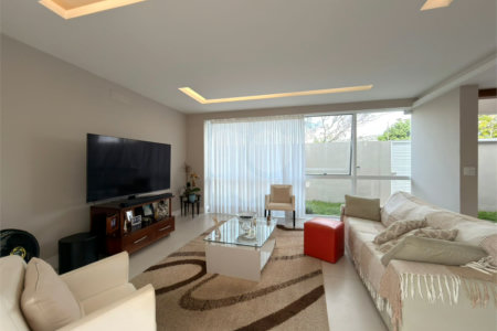 Casa à venda com 4 suítes em Portinho, Cabo Frio, RJ