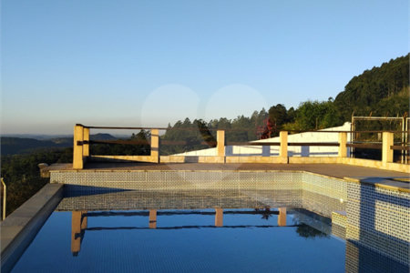 Chácara à venda com 3 quartos, sendo 1 suíte,  em Botujuru, Mogi das Cruzes, SP