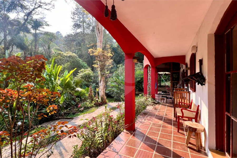 Casa à venda com 4 quartos, sendo 1 suíte, em Serra da Cantareira, Mairiporã, SP
